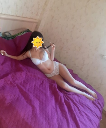 Живу в Москве и знаю все ее секреты и тайны. ❤️ В моих услугах включено все, что пожелаешь - от уникальной эротической массажной программы до страстного вечера где любуйся моими фото. 💃 Я гарантирую полное удовлетворение твоих желаний и эмоциональный подъем. Большой выбор интимных услуг и возможностей, чтобы 100% устроить тебя в Москве. 📸 Не веришь? Посмотри отзывы моих довольных клиентов и фотографии, чтобы убедиться в моей привлекательности. Помни, что я создана для того, чтобы сделать твои фантазии яркими и незабываемыми. 🌟#Москва #индивидуалка #опытная #эротика Верочка